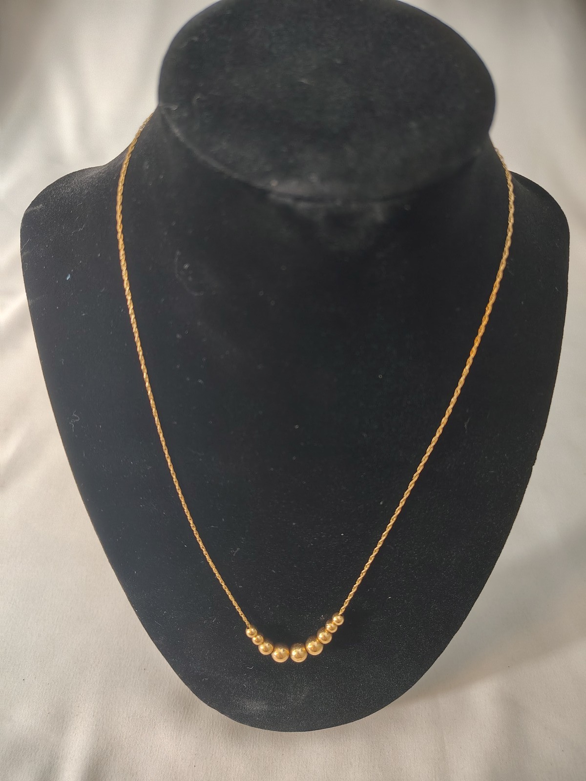14K Yellow Gold Graduated Bead Station Necklace 18″ 1.58g Estate