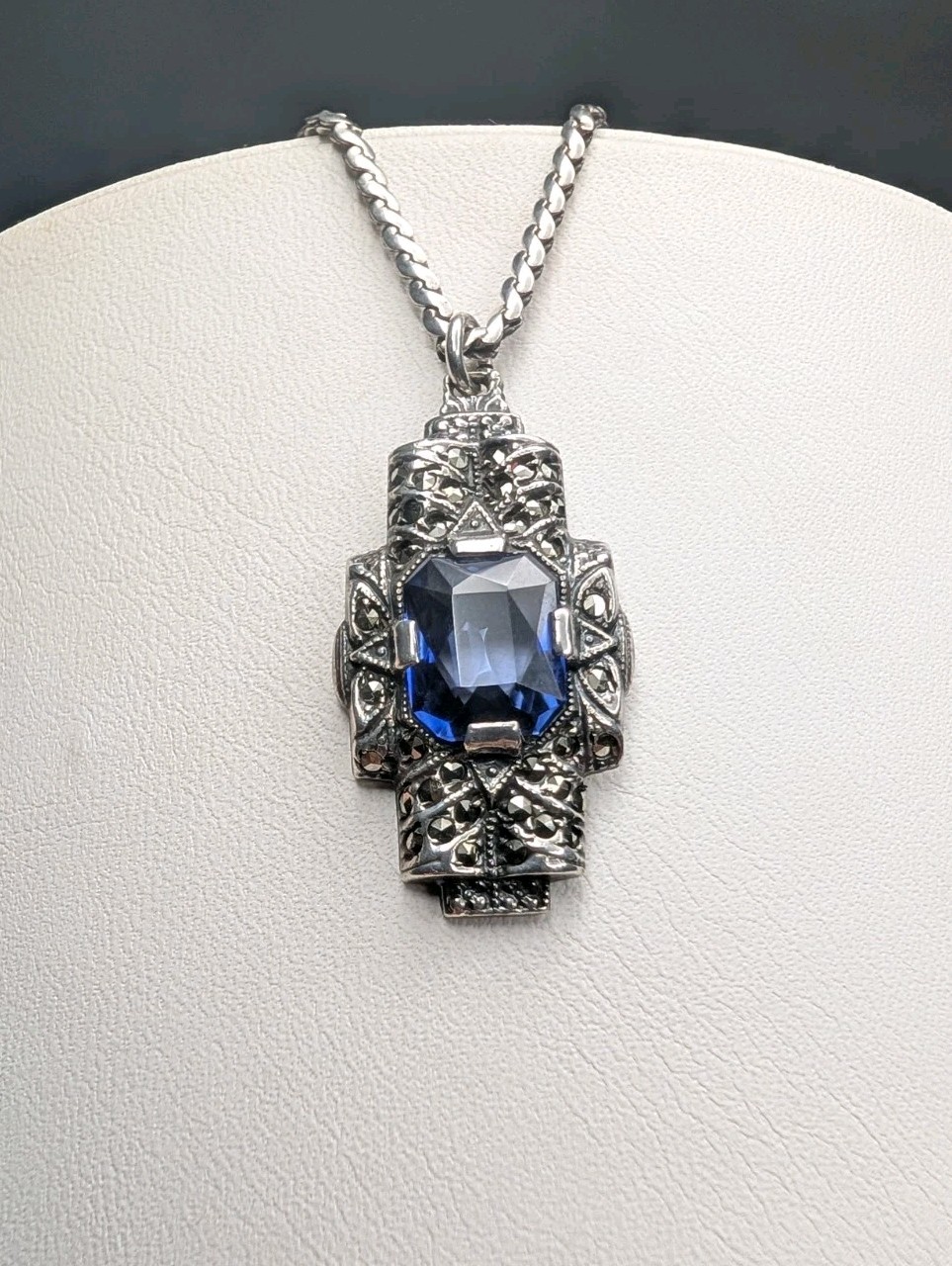 Uncas Manufacturing Sterling Sapphire Marcasite Art Deco Pendant And Chain 925