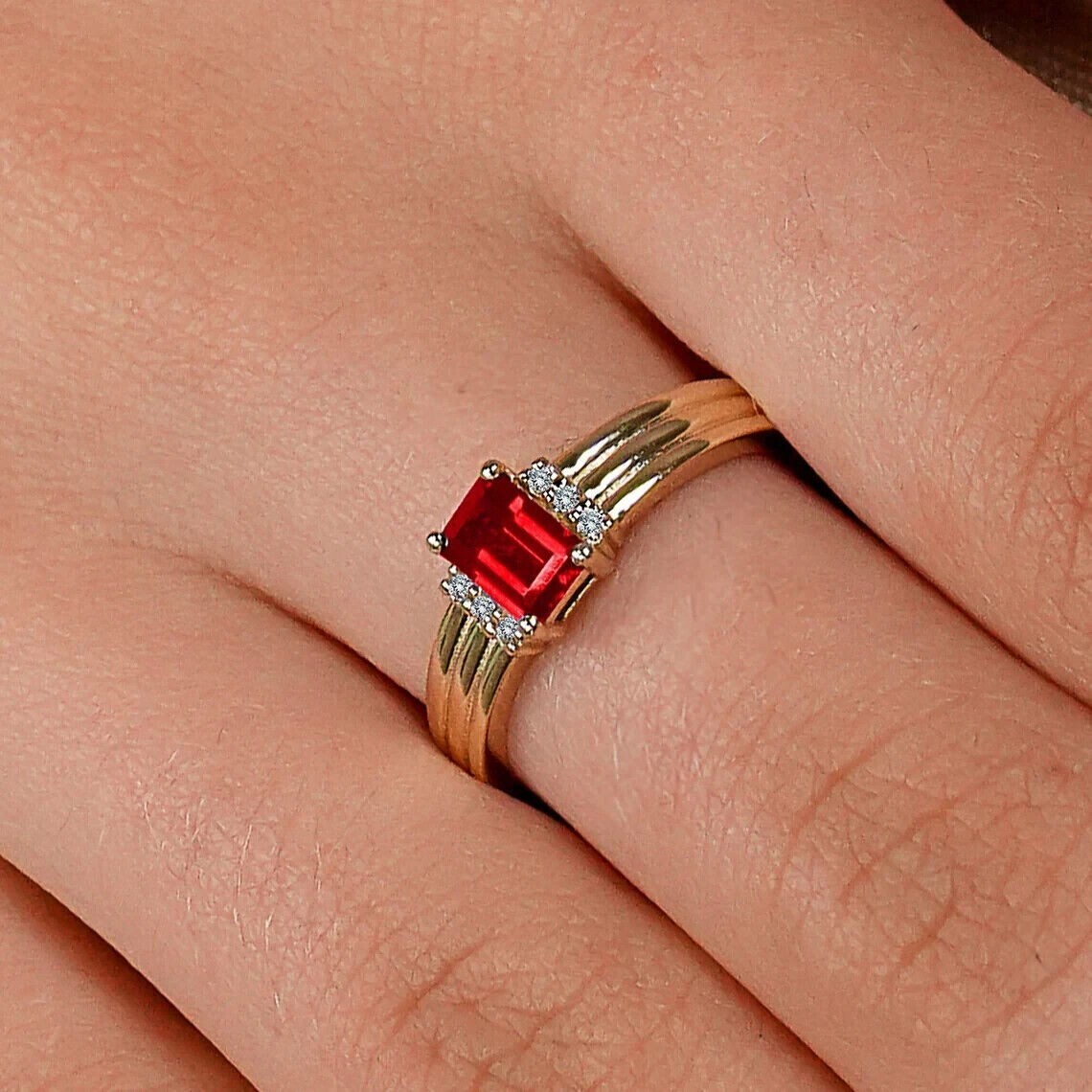 2Ct Emerald Lab Created Garnet Women Wedding Ring 14k Yellow Gold Plated Silver