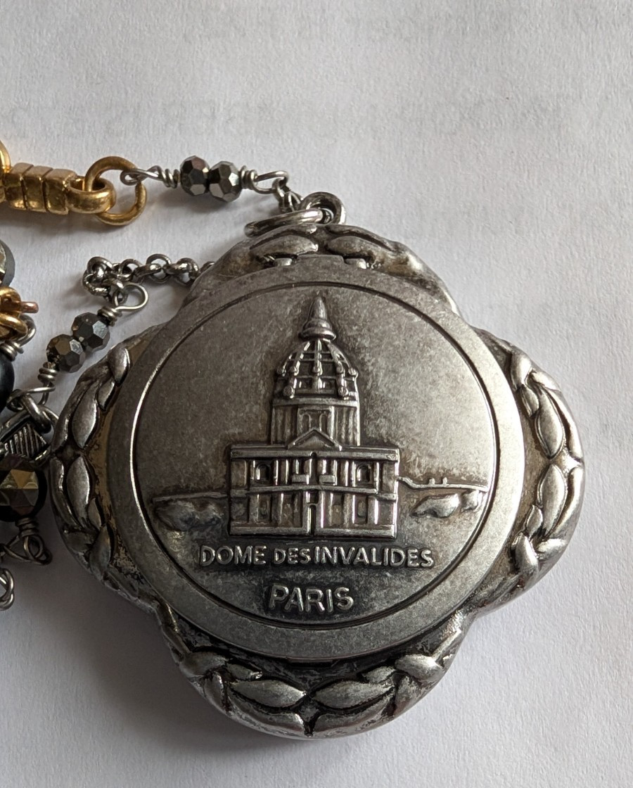 Cabi necklace Dome des Invalides mirror compact quatrefoil shaped pendant