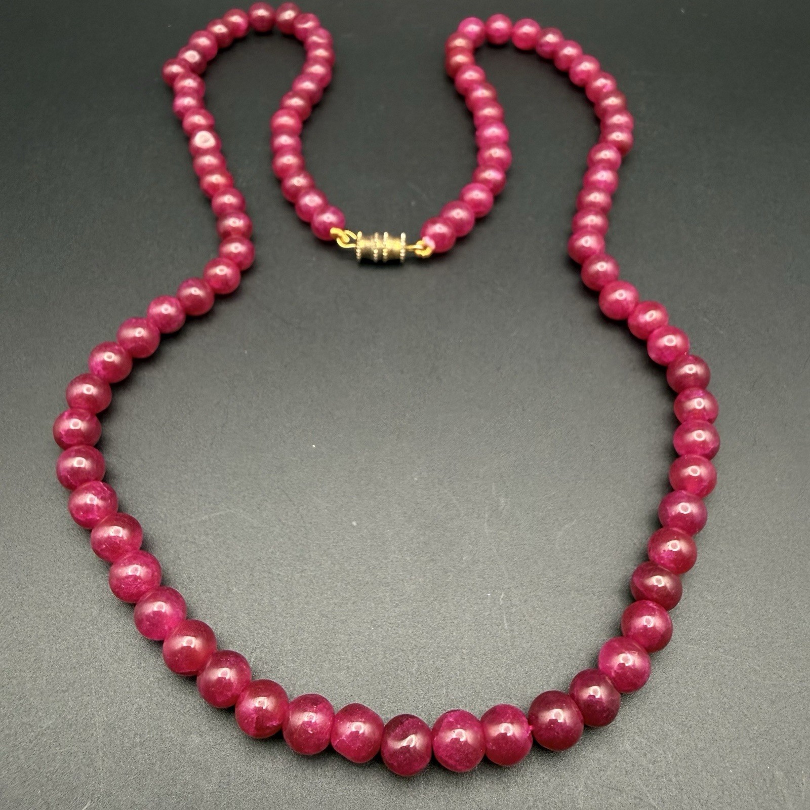 Vintage Raspberry Pink Dyed Jade Quartz Beaded Necklace Fuchsia 22″ Barrel Clasp
