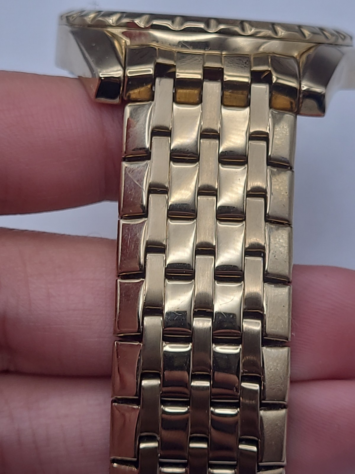 Timex Classic Men’s Watch model T2P262 Gold Tone New Battery Working