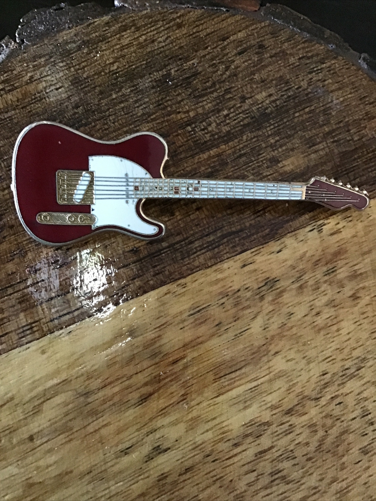 MINIATURE GUITAR PIN BY FUTURE PRIMITIVE U.S.A. *COLLECTIBLE