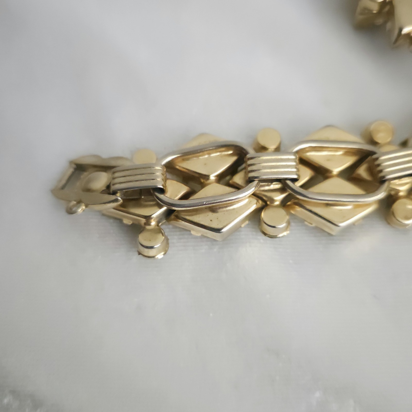 Vtg JULIANA D&E Yellow Jonquil Frosted Kite Rhinestone Set Link Bracelet Brooch