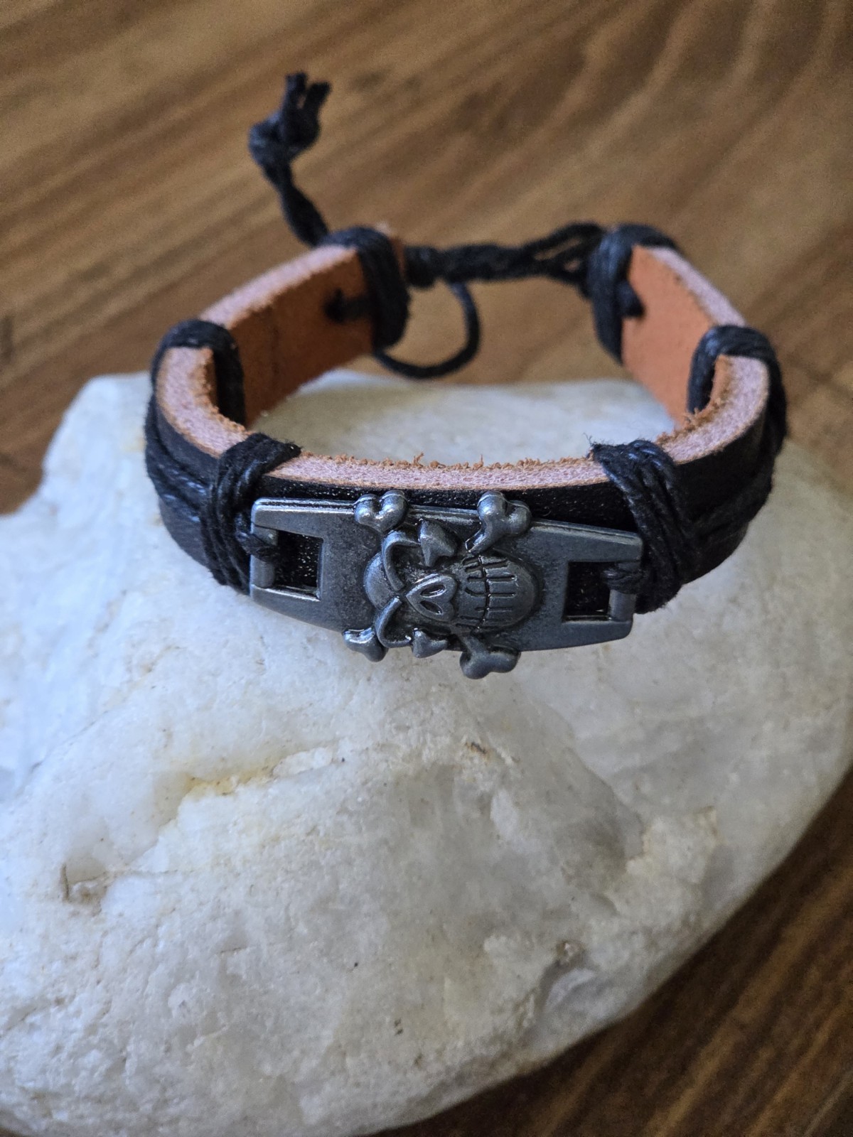 Adjustable Leather Cord Bracelet with Metal Skull Dangle Charm, Gothic Style