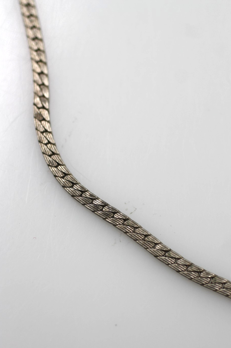 Vintage white 12K gold filled flat herring bone chain necklace 24″ inch long