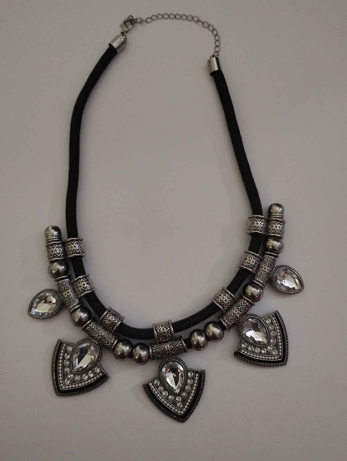 Amazing Sparkling Brilliant Silver Tone & Black Statement Necklace 16”-19” BLING