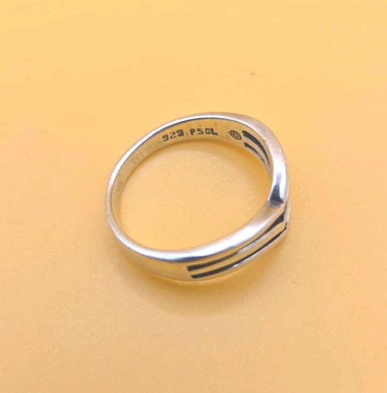 925 PSCL Peter Stone Comp Ltd Chevron Pattern Ring Size 7