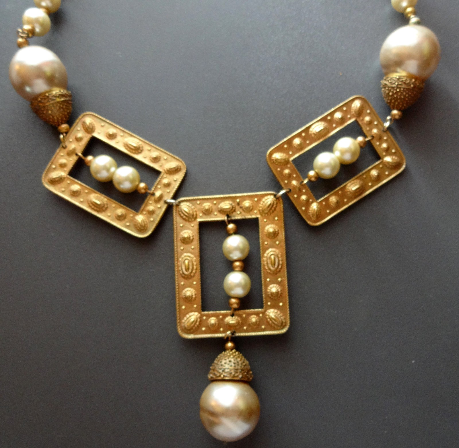 Vtg Signd DR Massive Statement Gold Tone Chunky Baroque Pearl Etruscan Necklace