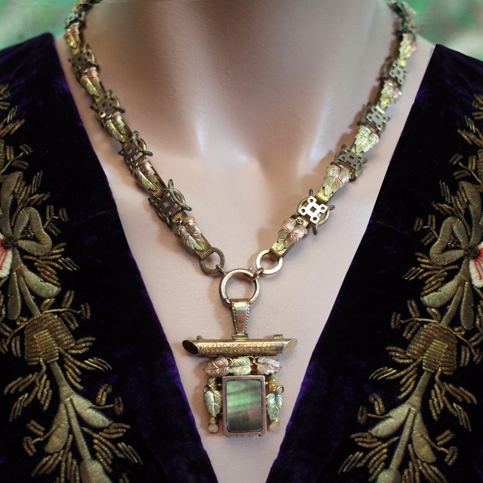 Antique 1800’s Victorian Etruscan Revival Yellow Rose Gold Locket /Pin Necklace