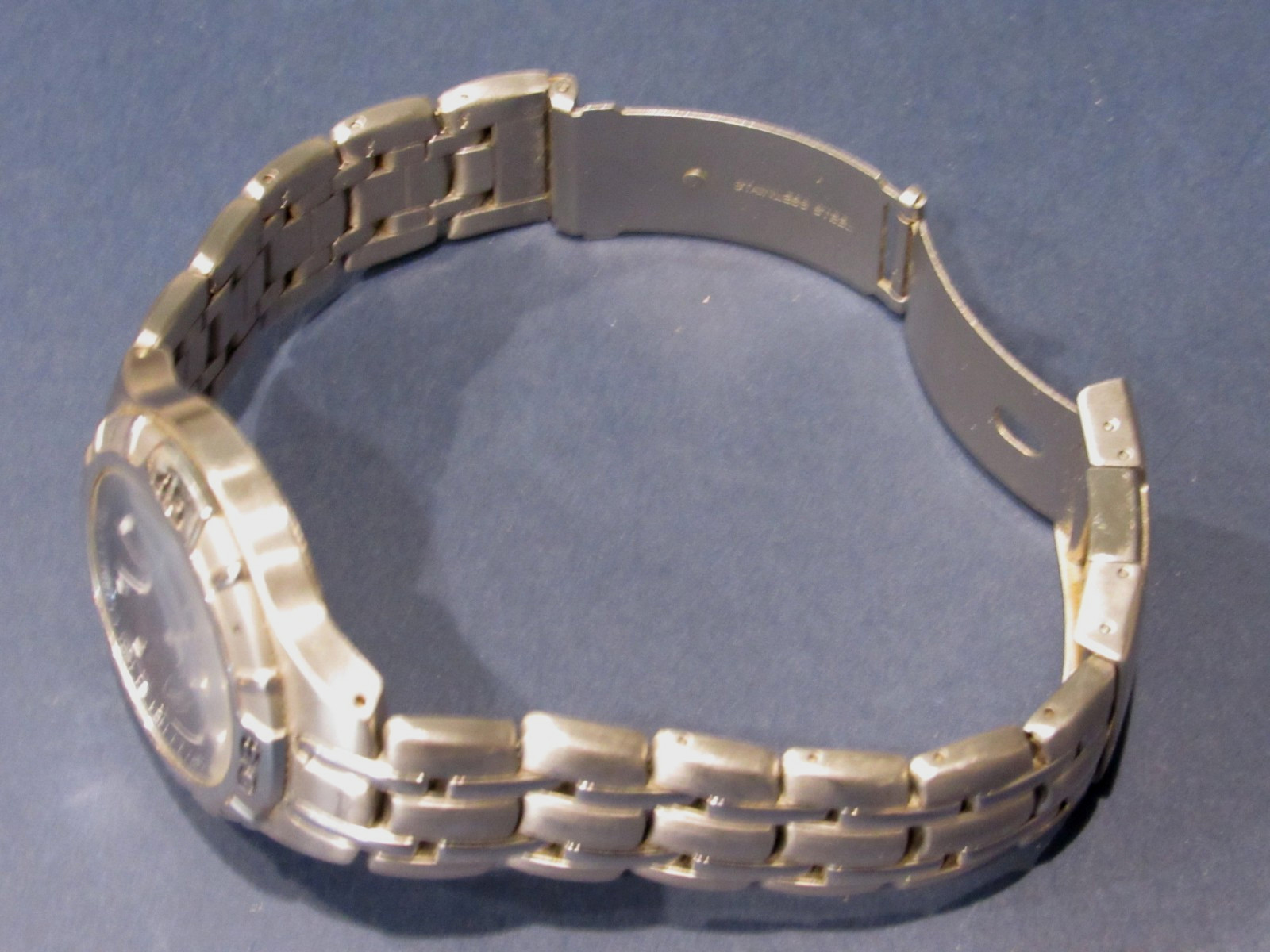 Relic Wet Men’s 50 Meter / 165 Feet Stainless Steel Silver/ Gray 39mm Watch