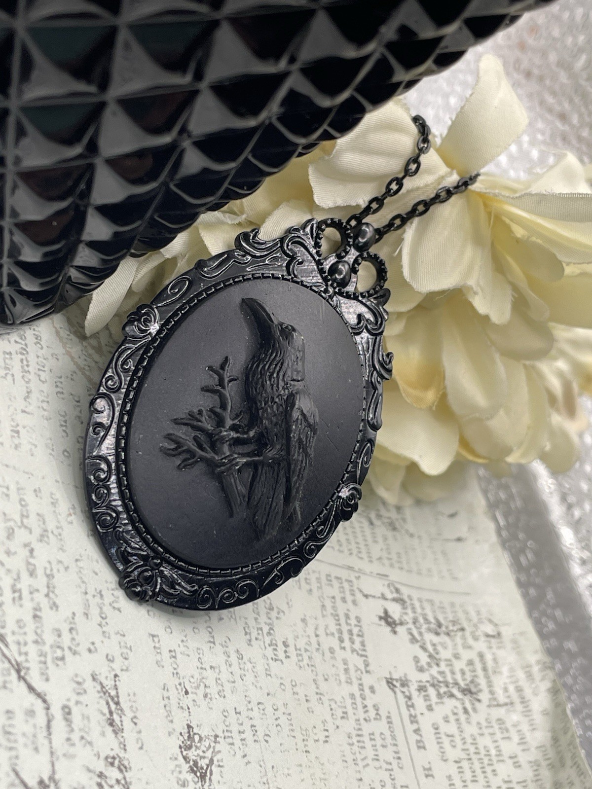 Black Raven Crow Cameo Necklace Pendant Brooch Pin Hat Halloween Costume Jewelry