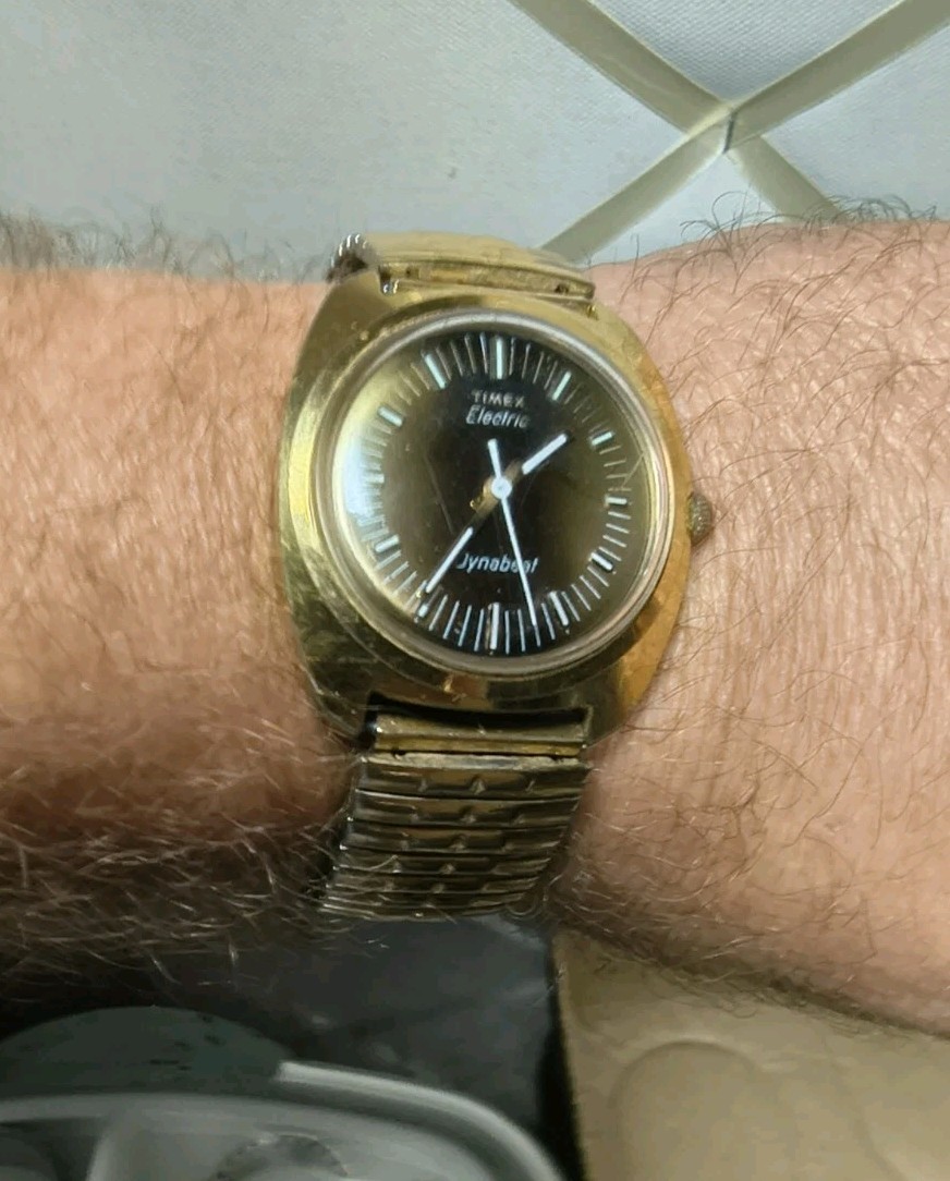 Vintage 1976 Timex Electric Dynabeat Mens Watch Brown Fume Dial Gold Tone Case