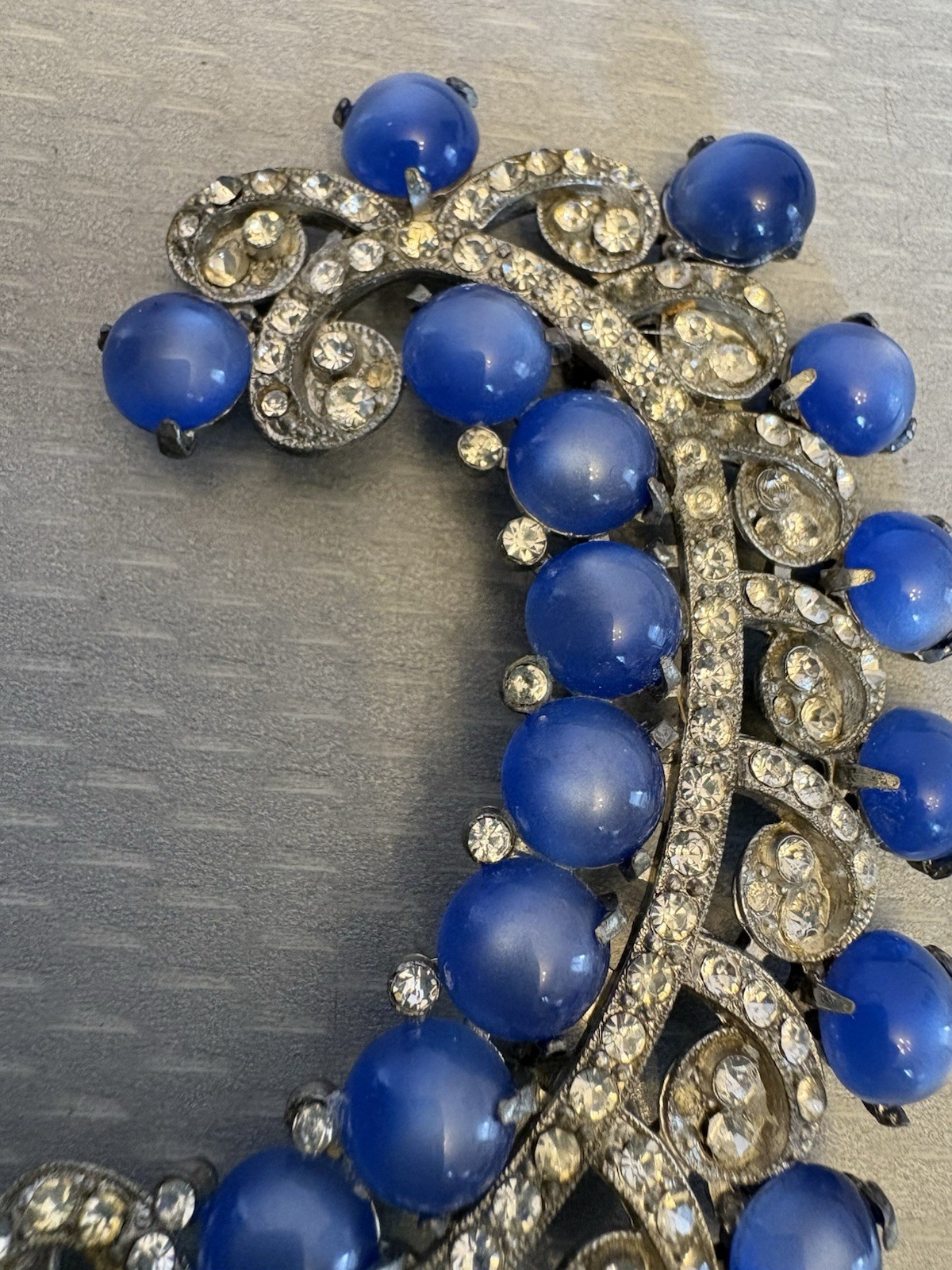 Retro 40s Vintage Brooch Blue Moonglow Lucite Cabs Rhinestone Feather Spray 4”