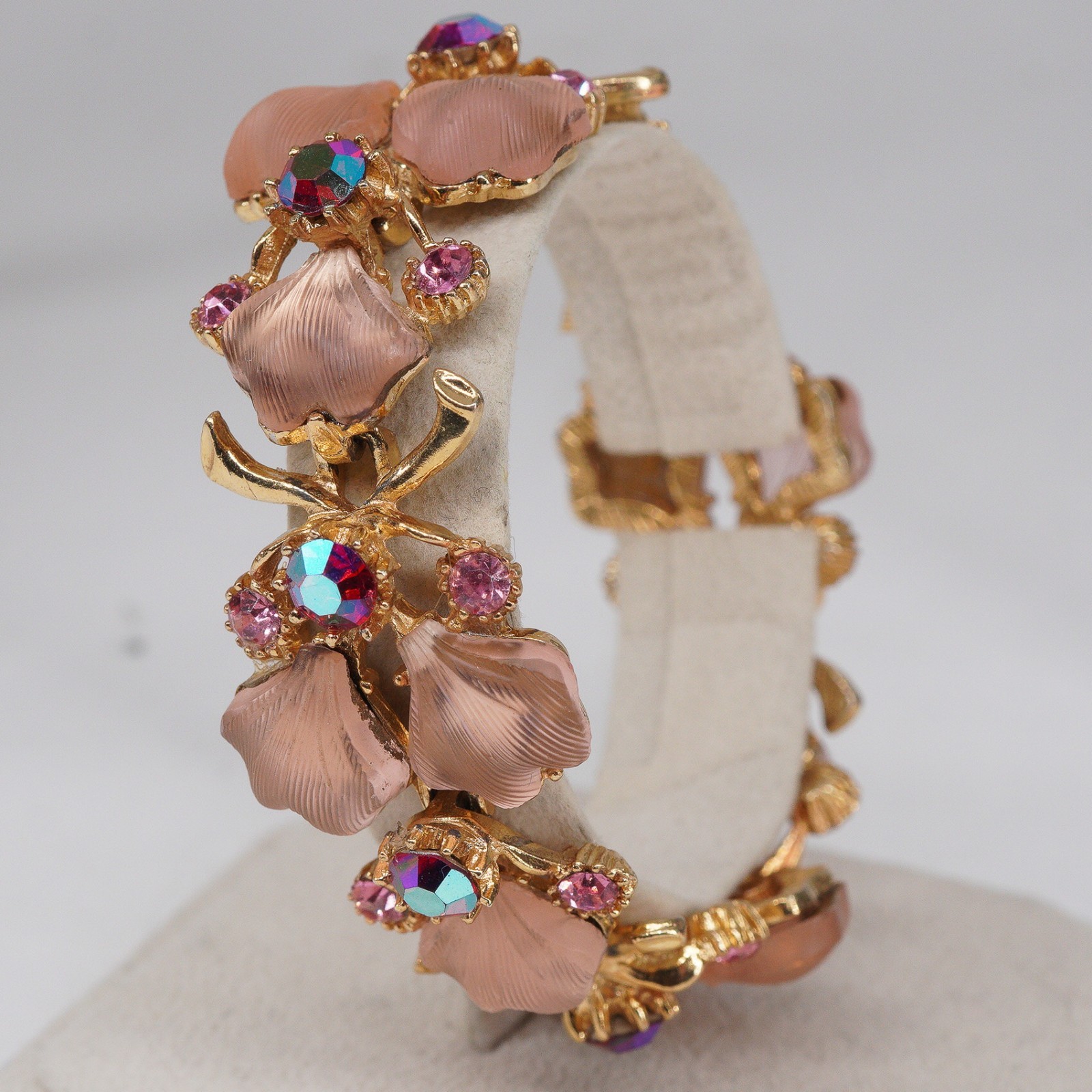 VTG bracelet Molded Glass Leaves AB Pink Rhinestones in Goldtone fold over clasp