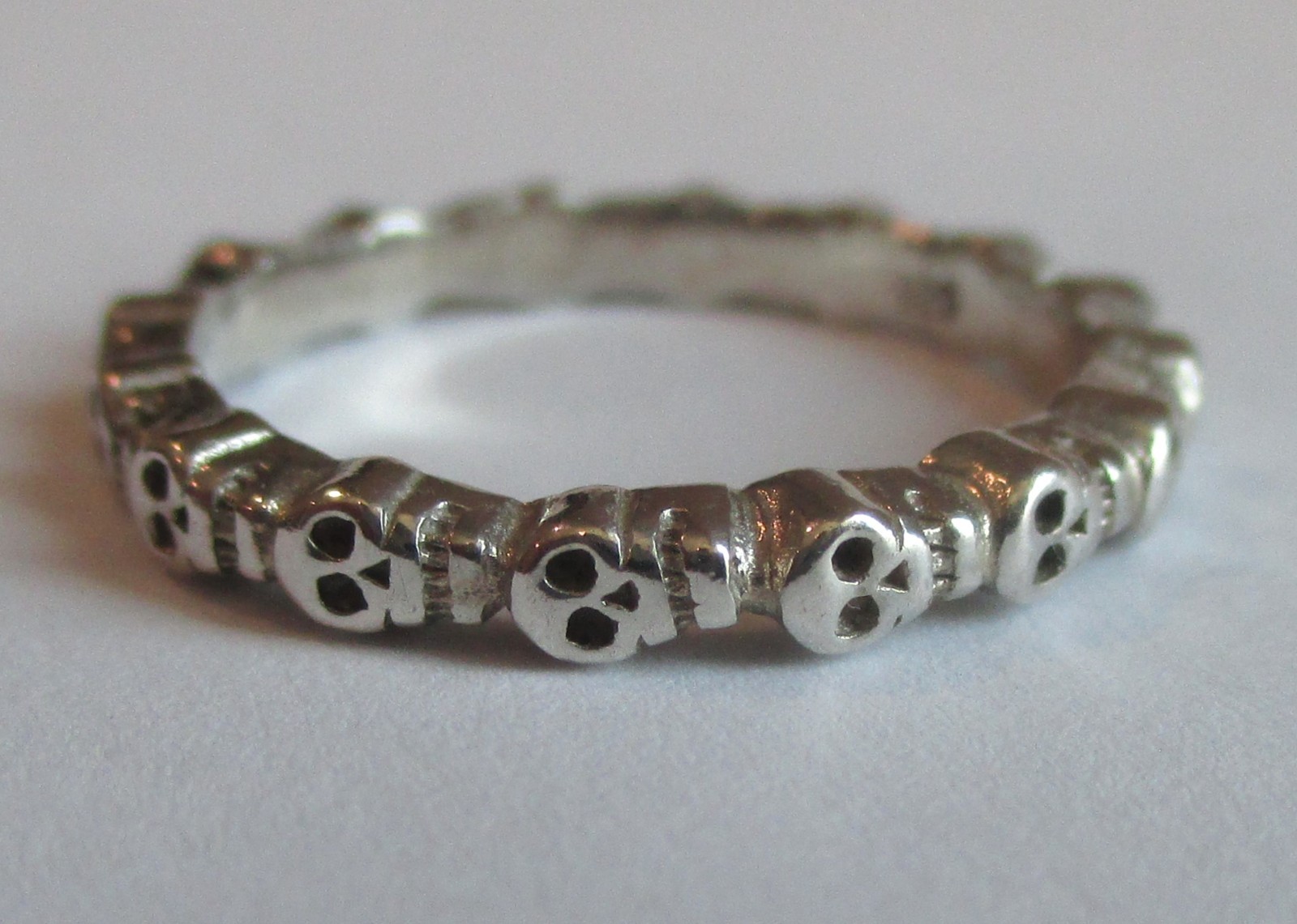Size 6.75 THIN STERLING SILVER SKULL ETERNITY WEDDING BAND RING Memento Mori