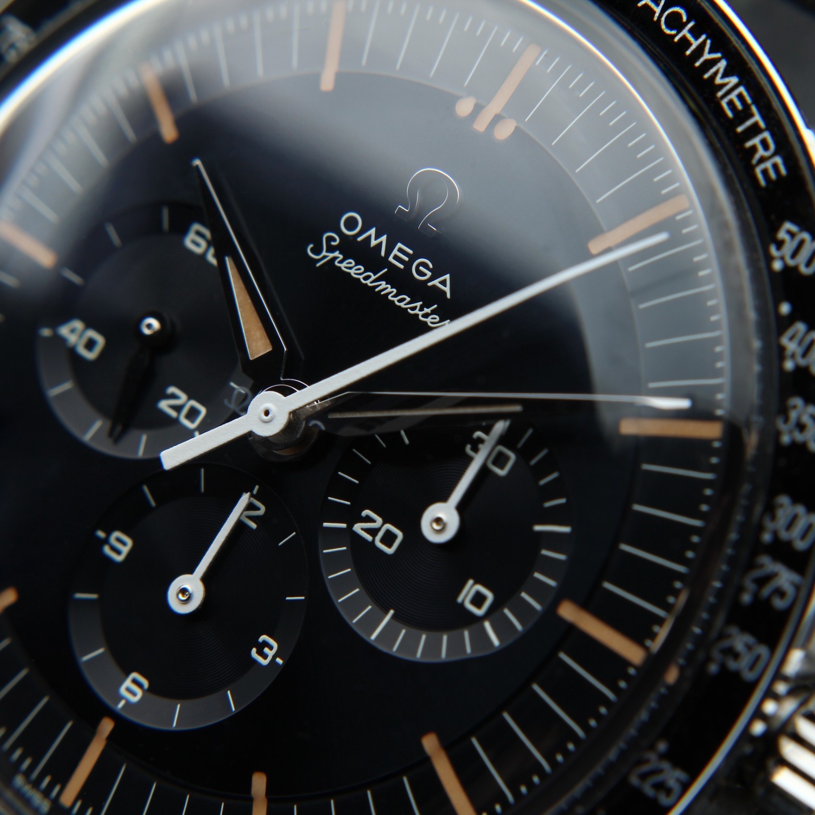 2025 Omega Speedmaster First Omega in Space FOIS 310.32.40.50.06.001 🌙