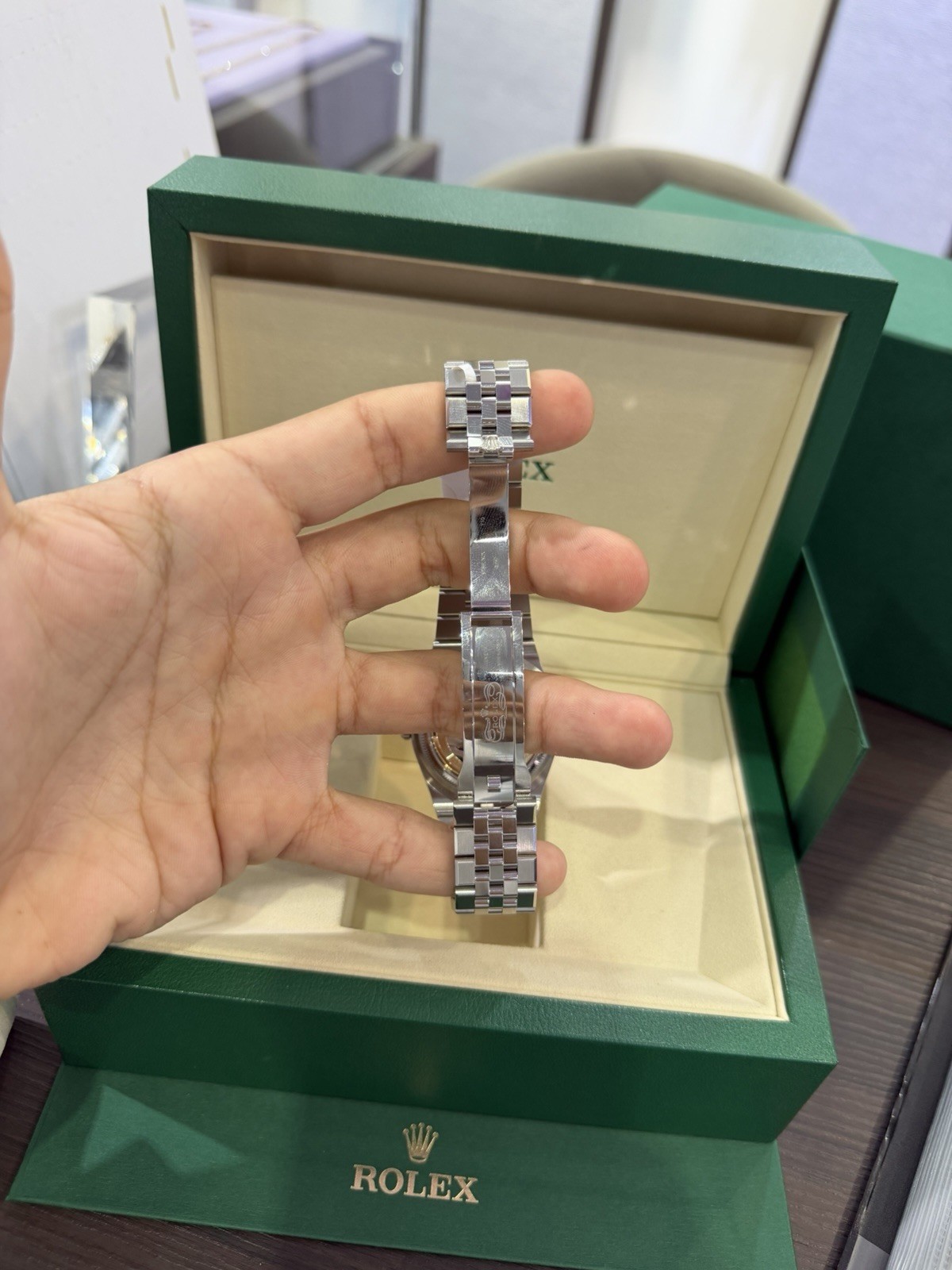 2026 Rolex Land-Dweller 40MM White Dial Flat Jubilee (127334) FULL SET!!(Unworn)