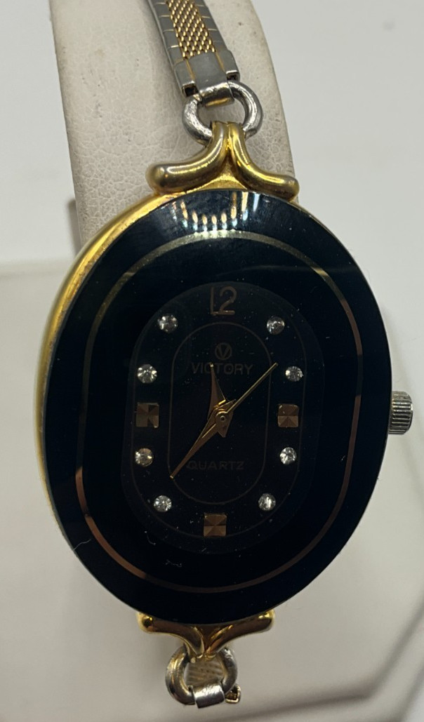 Very nice Victory womens watch, 18kt, plated light wear/use, looks and runs good