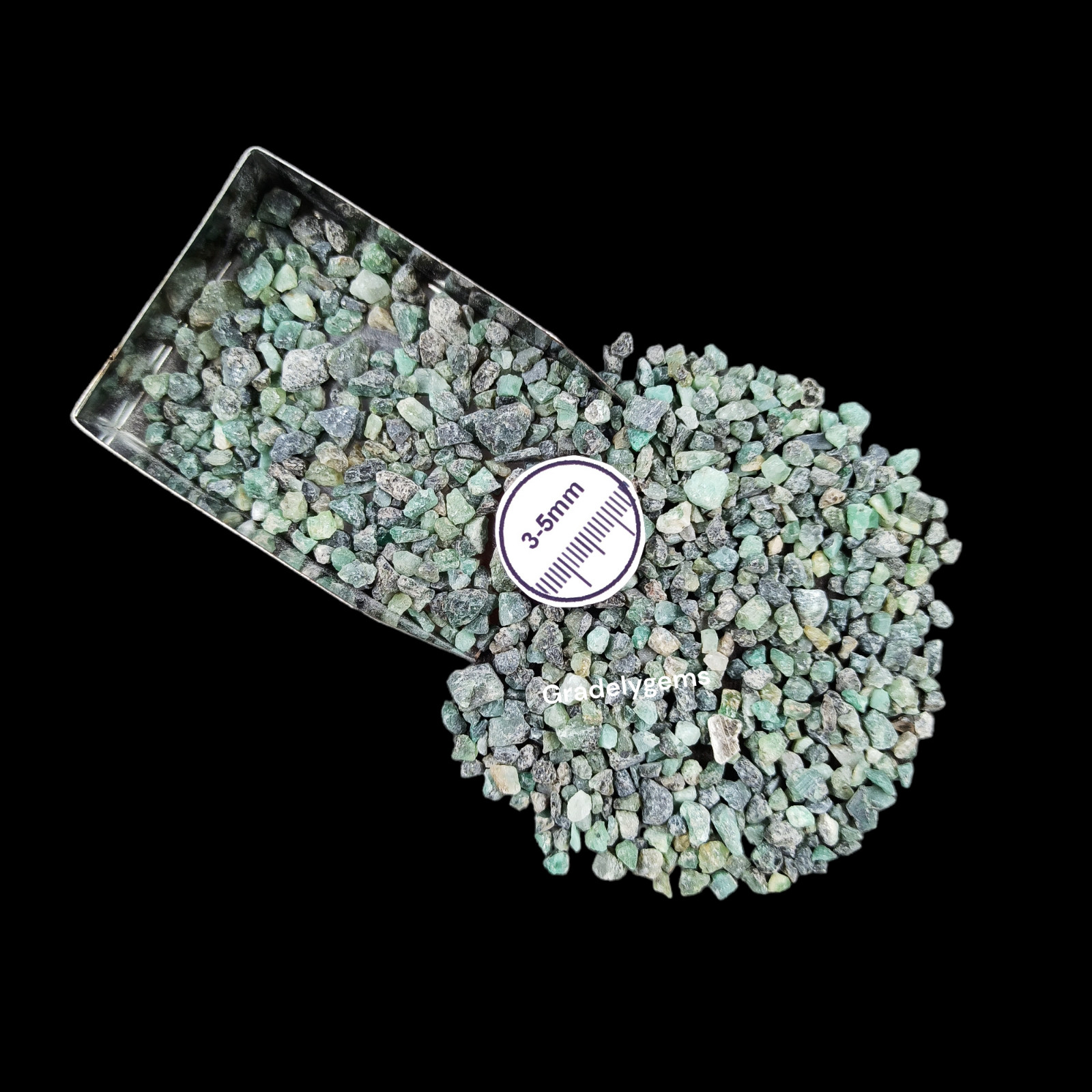 Exquisite Emerald Gemstone Crushed Powder – Rich Green Hue for Resin Art & Craft