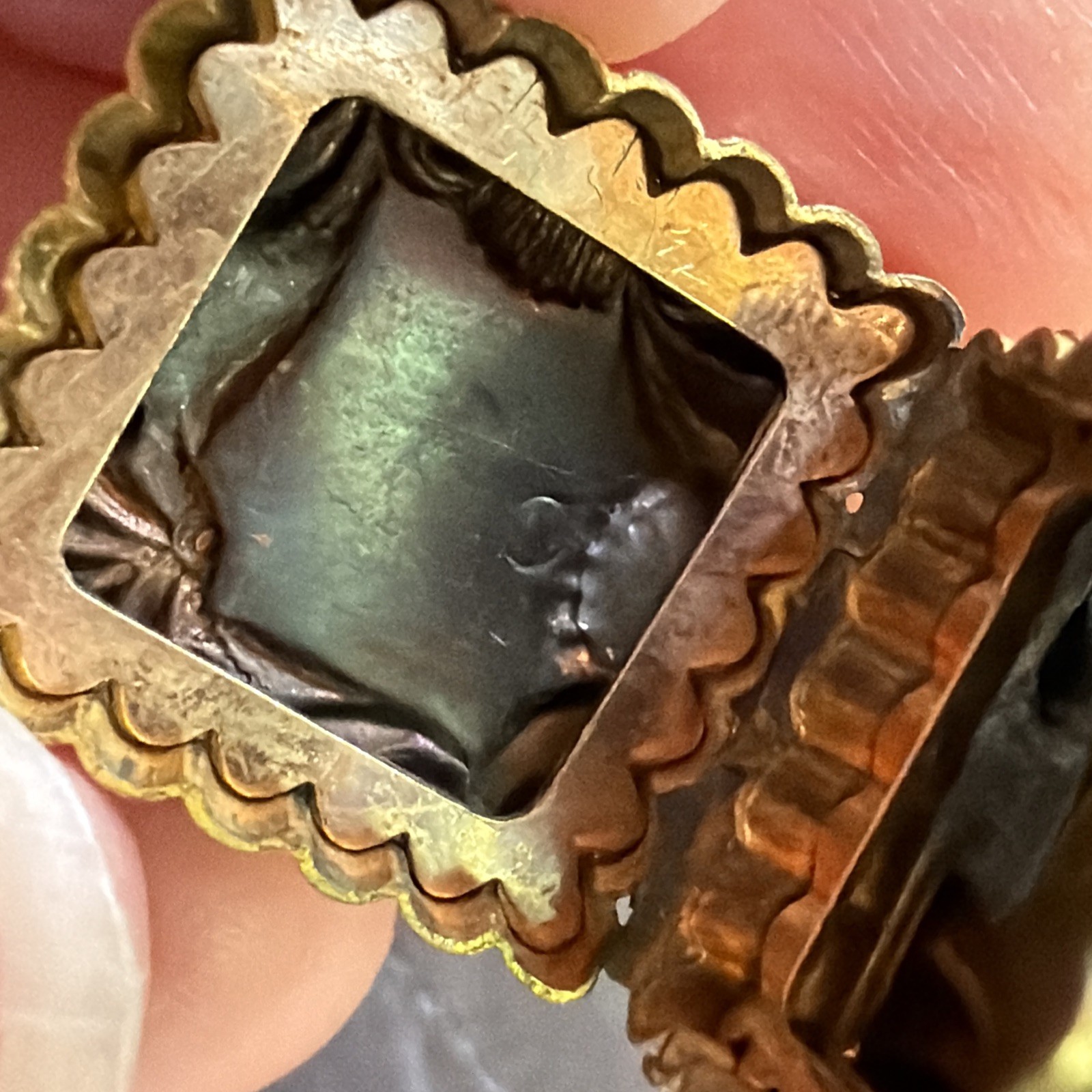 Victorian 6.7g Rose Gold Fill Locket Etch Flower Motif Pendant Charm Engravable