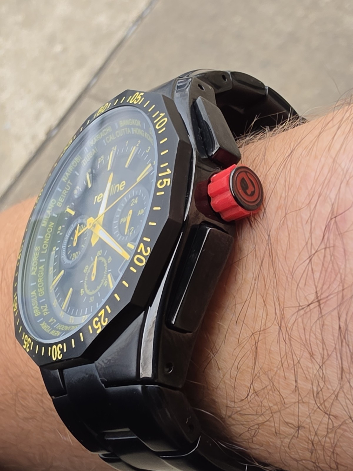 Red Line Men’s Chronograph Black Dial Yellow Accents Nice Watch! New Battery