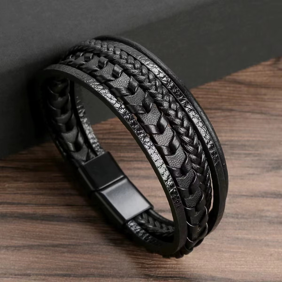 Multi-Layered Vintage Leather Bracelet for Men (21cm / 8.26in) Braided Alloy
