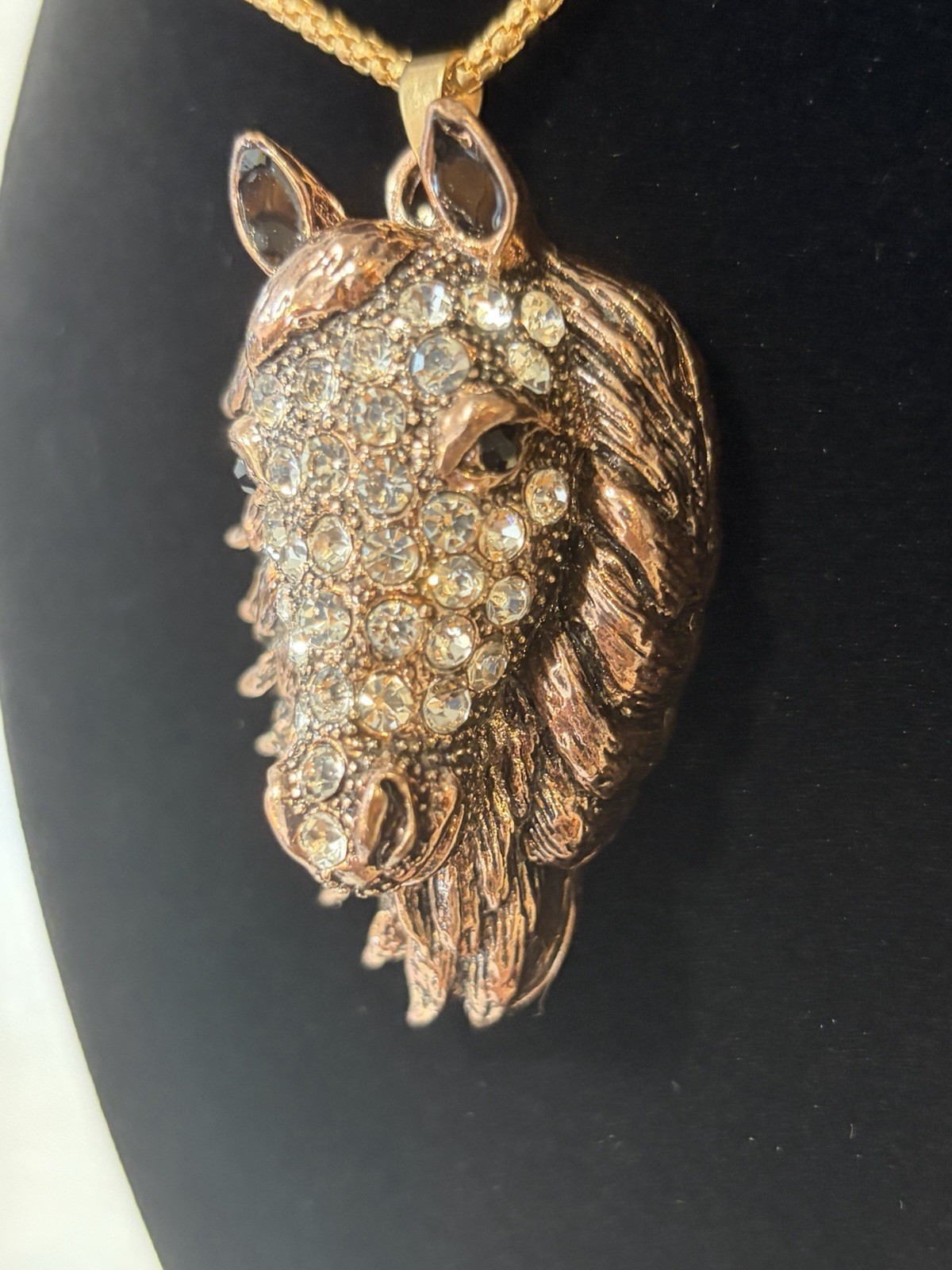 Betsy Johnson Rhinestone Horse Head Metal Enamel Pendant And Chain 28 Inch