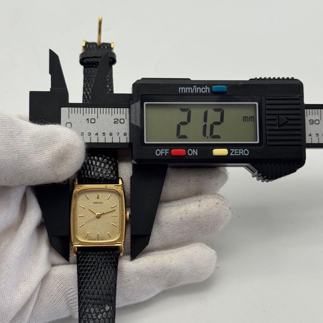 SEIKO New Battery Wristwatch Ladies 2P21 5210 Square Working Item