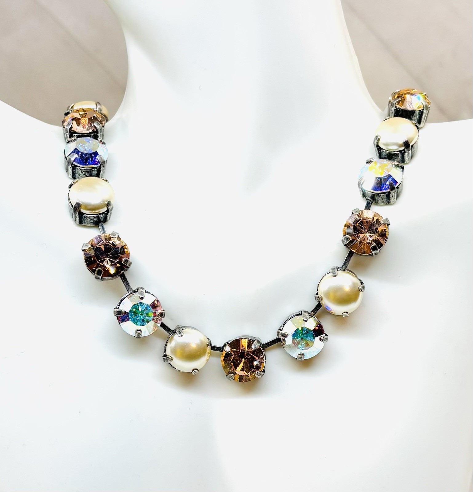 10mm Antique Silver Plated Peachy Cream Cup Chain Necklace with Lt Peach Stone