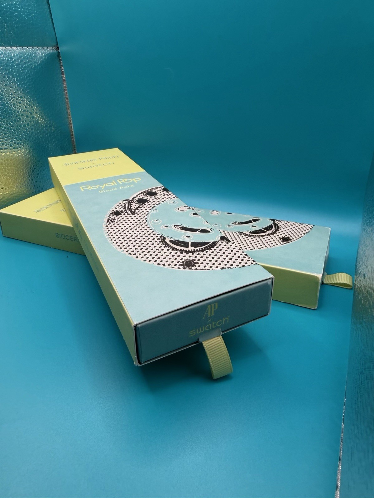 Swatch x Audemars Piguet Royal Pop Blaue Acht