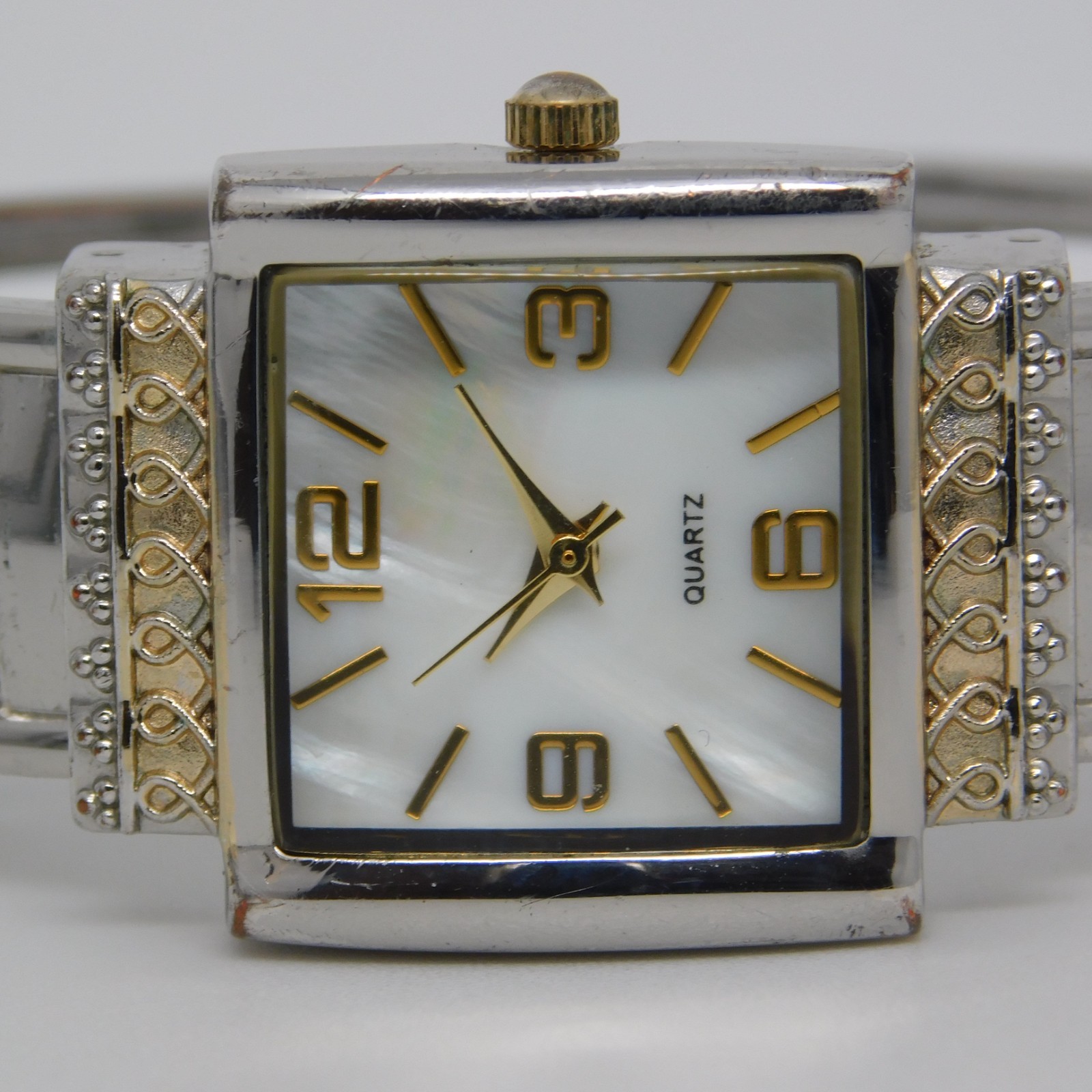 ACCUTIME WATCH CORP. RTB4WB Cuff Bracelet Quartz Women’s Watch Sz.6″ New Battery