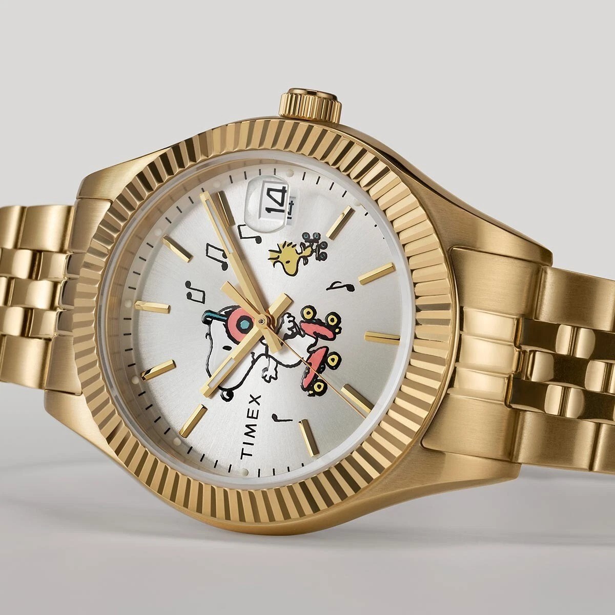 Timex Legacy Peanuts Snoopy Roller Skate 34mm Limited Edition Watch TW2W78700