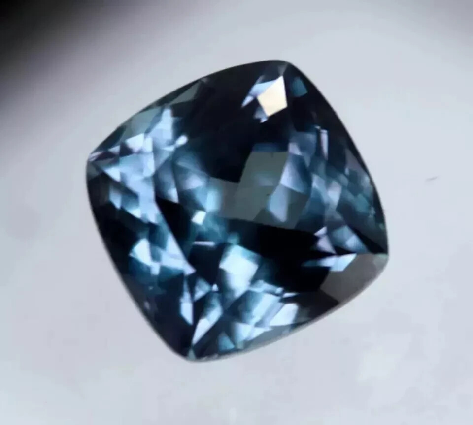 VVS Alexandrite Cushion Colour Change 9-11Ct Natural EGL Certified Gemstone