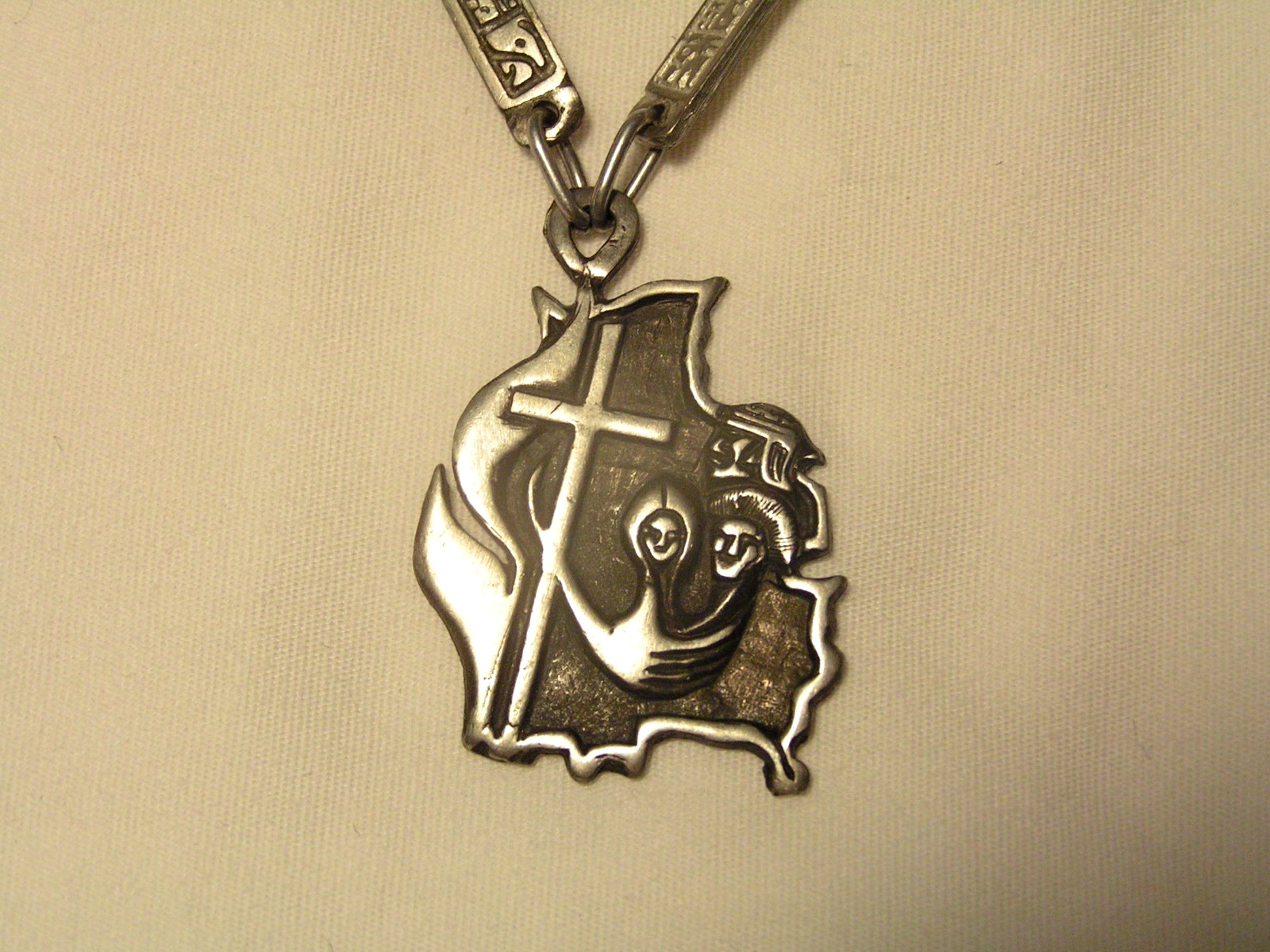 …Vintage Unusual Bolivia & Cross Pendant Necklace…