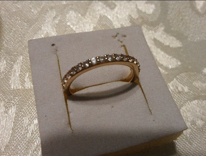 0.6 ctw Lab Created White sapphire Band Ring, Size 7
