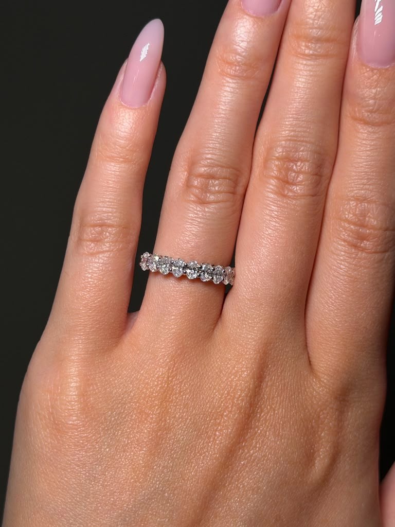 Brand new wedding band, Oval 1.0 carat, halfway, 18K white gold