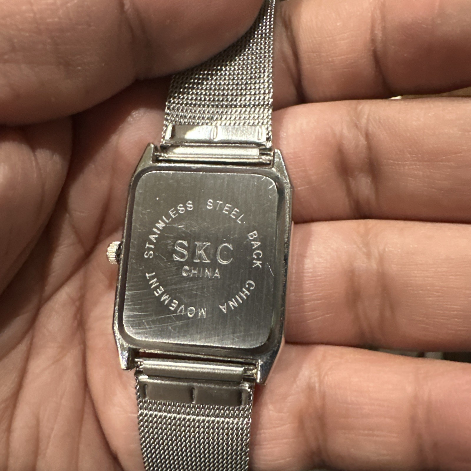 Working Unisex Silver Toned Mesh Buckle Band Analog Watch 26mm Fit 7.5in Runs