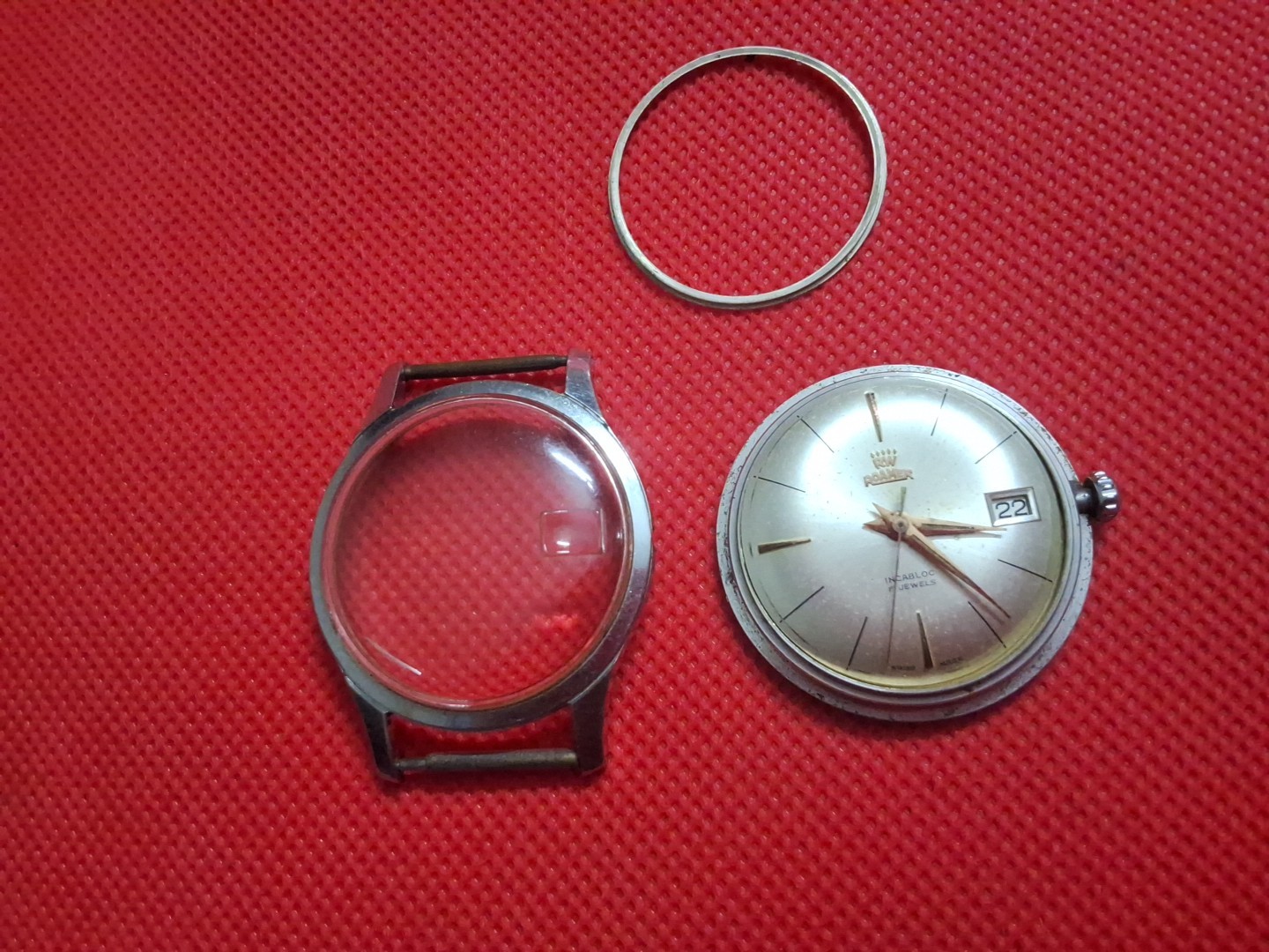 Vintage Roamer Manual Wind Date 17 Jewels Swiss Made Wrist Wrist Watch 35 mm.