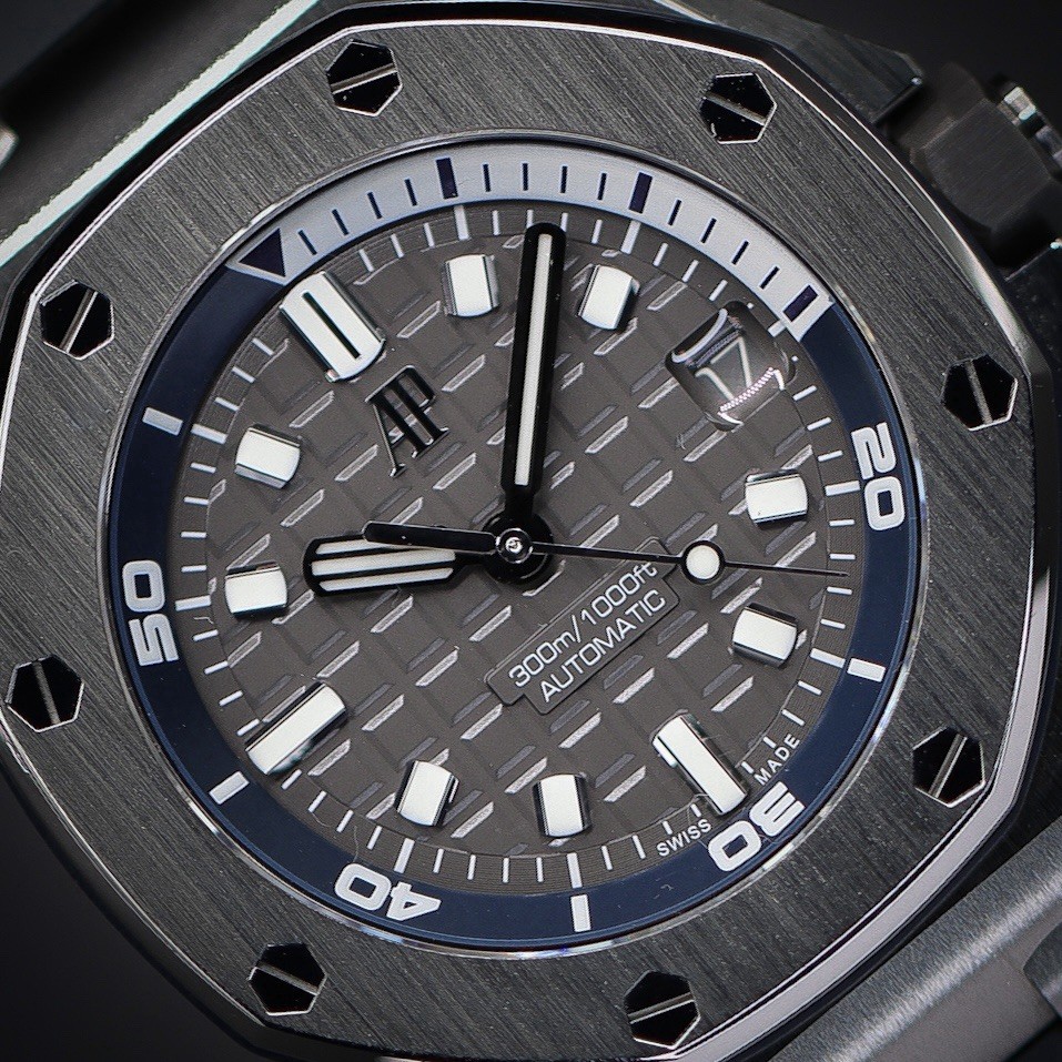 AUDEMARS PIGUET Royal Oak Offshore Diver “Grey” 15720ST.OO.A009CA.01 | Full Set