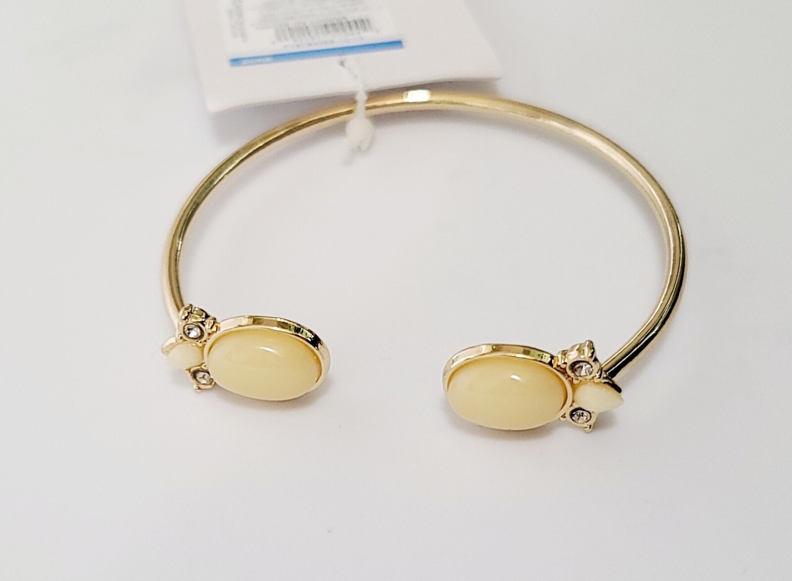 Gold Tone Bracelet Ivory And Clear Stones J12-1330
