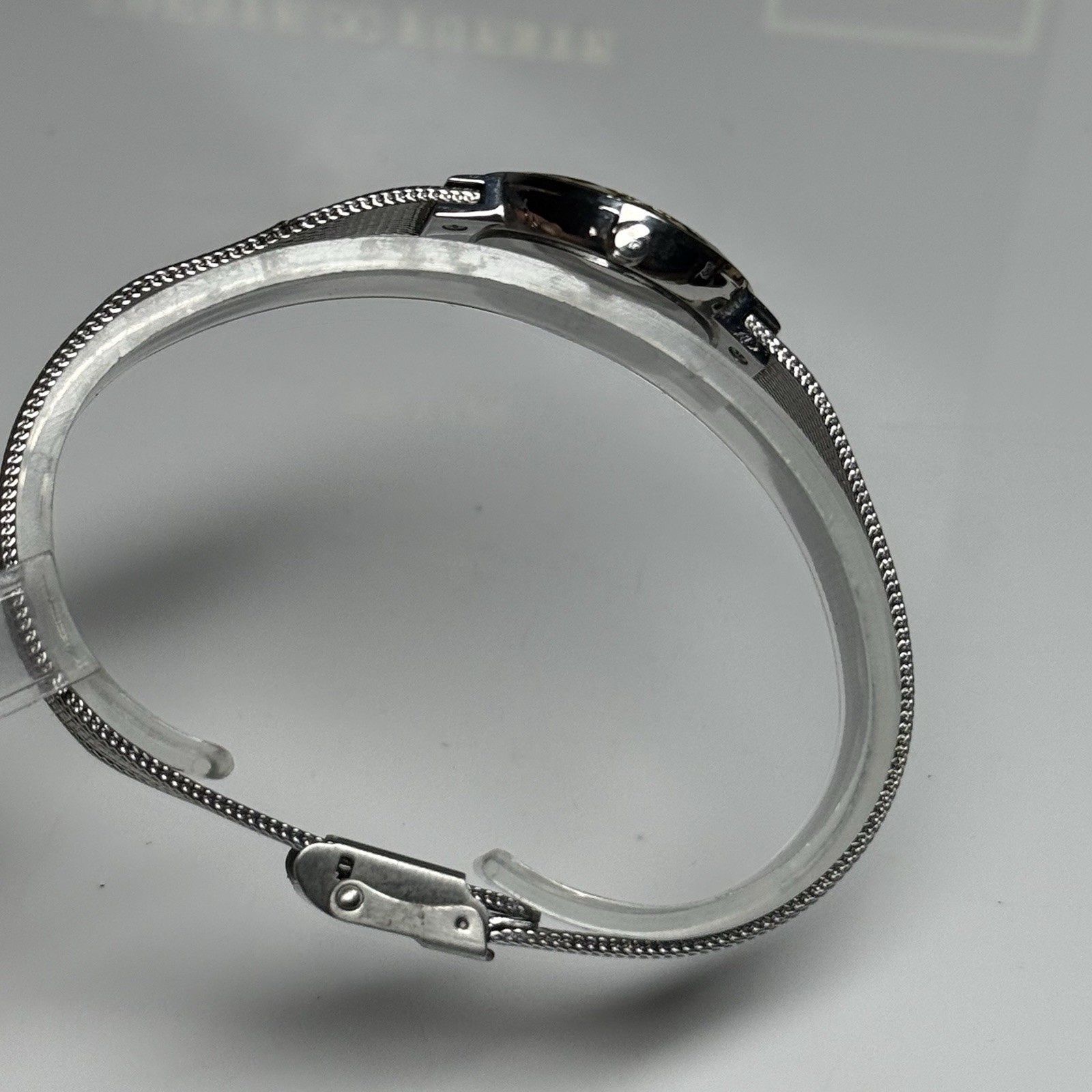 Skagen Womens Watch Two Tone Bracelet Faceted Mineral Crystal Excellent Conditio