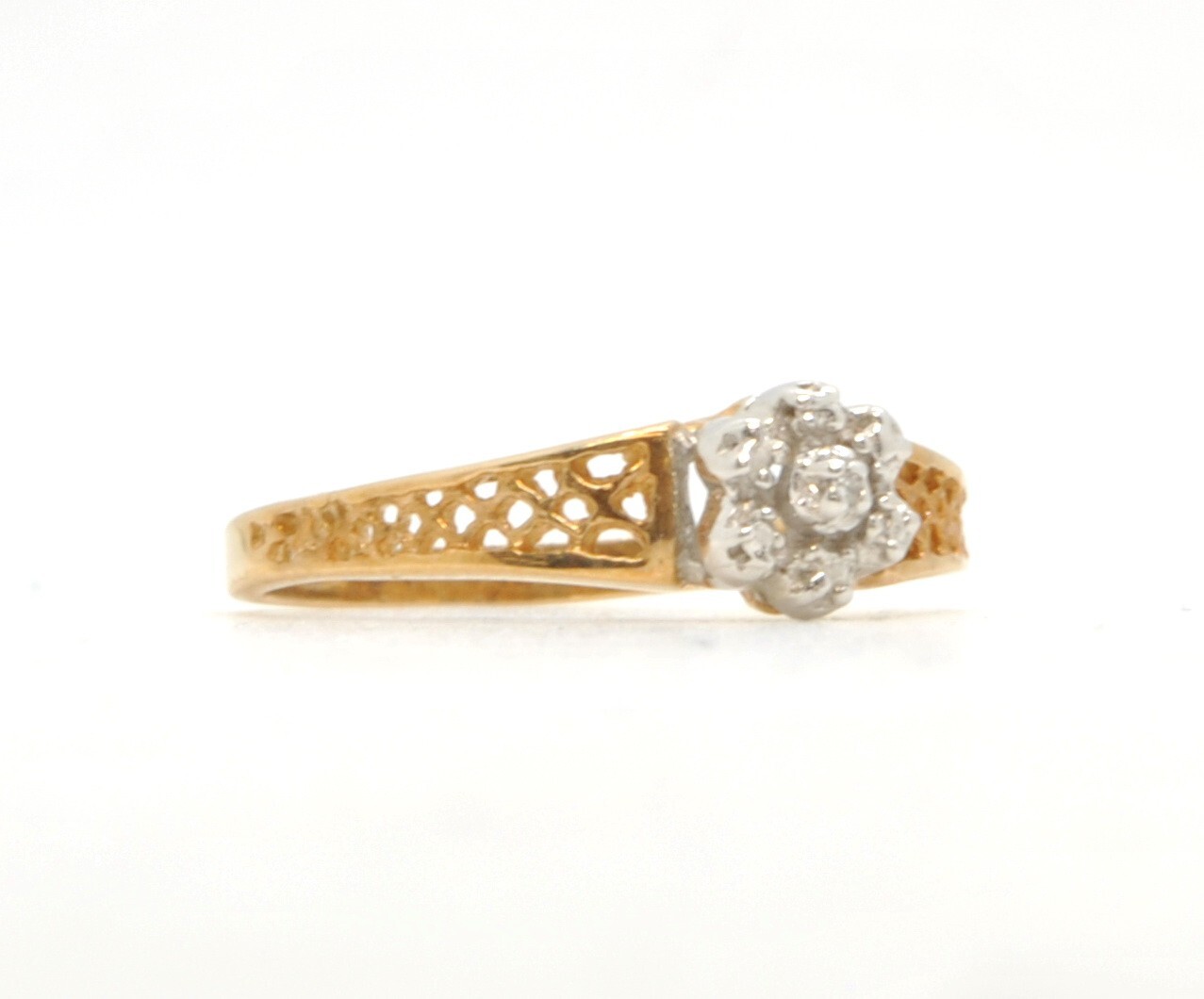 10k Yellow Gold Estate Right Hand Ring Size 5-1/2 Flower Floral Diamond Accents