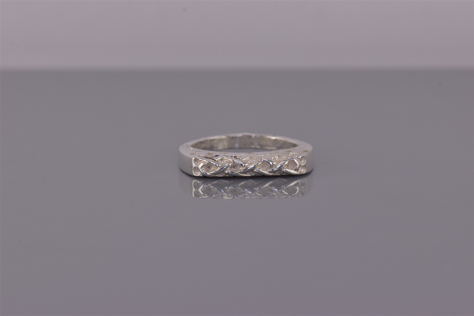 Sterling Silver 3.5mm Woven Crossover X`s & O`s Carved Band Ring 5g 925 Sz: 7