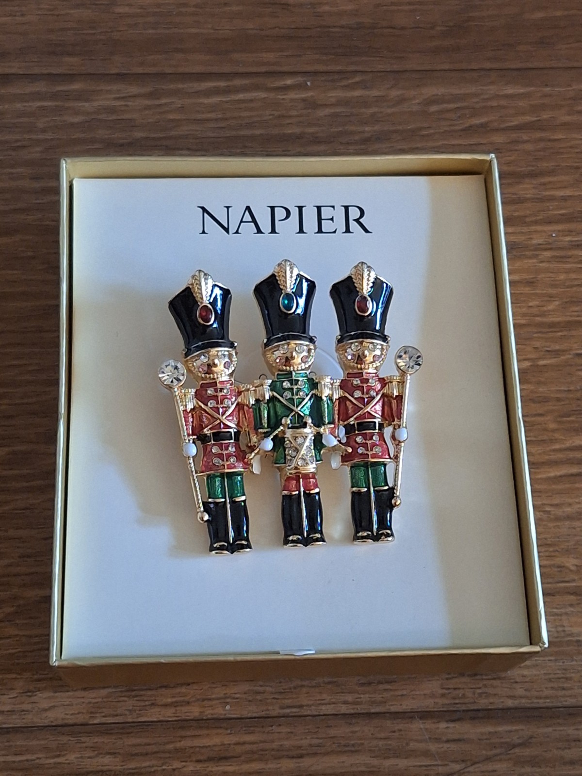 New in Box Napier Gold Tone Nutcrackers Holiday Christmas Pin!! 2 1/8″ L!!