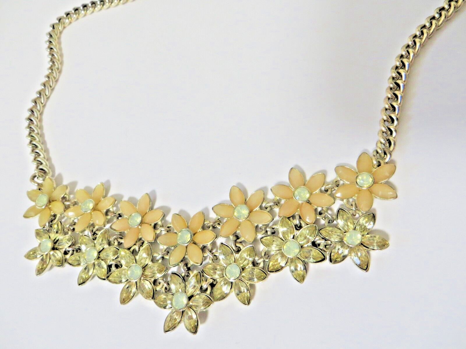 VINTAGE NECKLACE SHELL PINK JONQUIL YELLOW FACETED CRYSTALS FLOWERS SUMMER CHIC