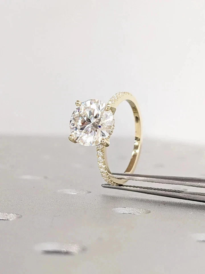 4 Ct Round F-VS1 Lab Grown Diamond Women Wedding Ring 14K Yellow Gold IGI
