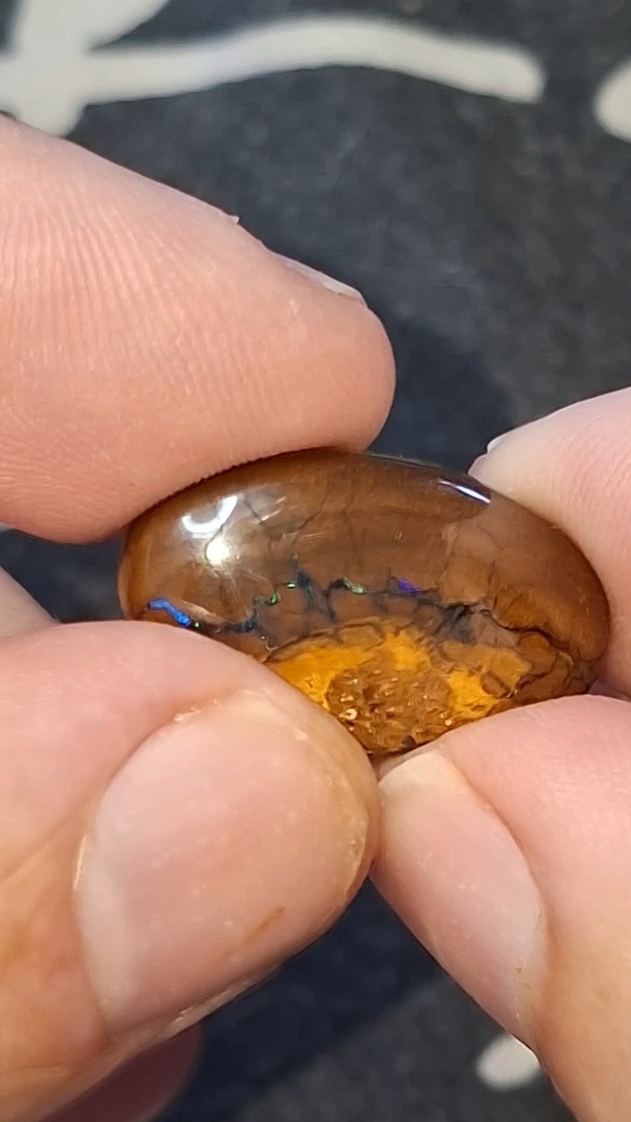 17.9ct Queensland Boulder Opal. Vibrant streaks of bright green & electric blue