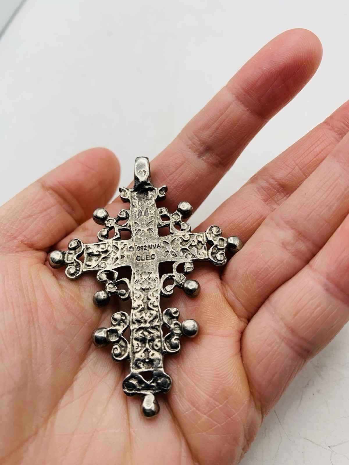 Vintage 1992 Metropolitan Museum of Art Silver Tone Byzantine Cross Cleo Pendant
