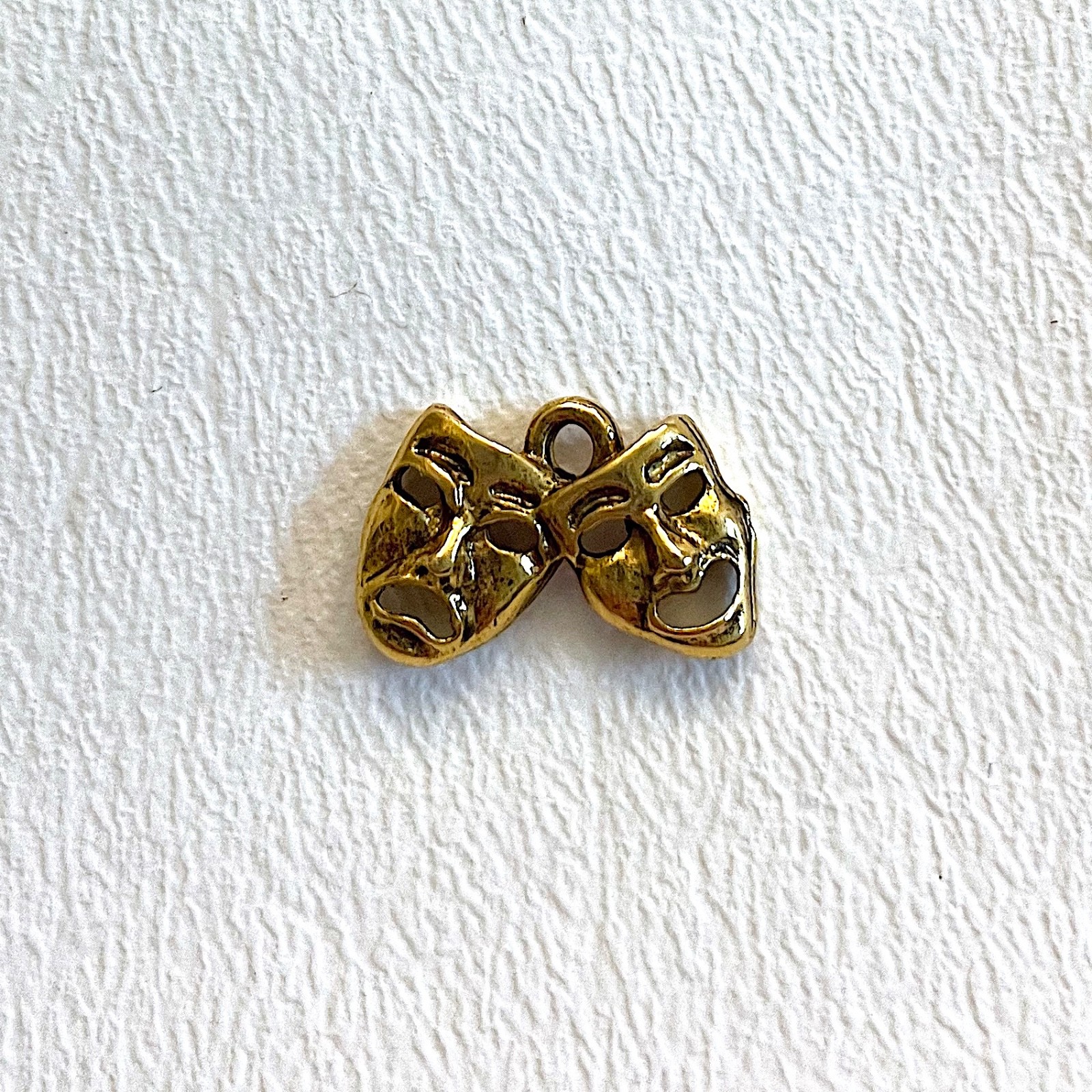 Theatre Stage Drama Comedy Tragedy Masks Gold Tone Pewter Charm RARE NEW